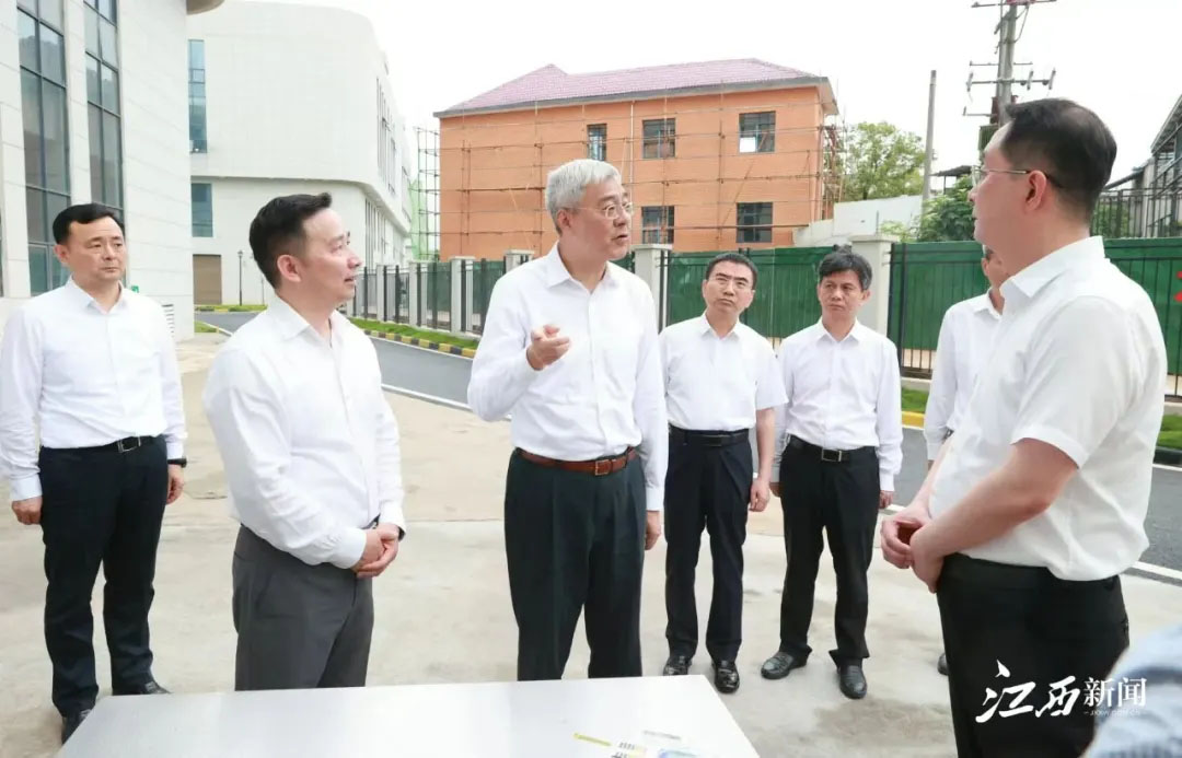 江西(xī)省委書(shū)記尹弘一(yī)行(xíng)莅臨中華食品工(gōng)業(yè)集團江西(xī)産業(yè)園調研指導